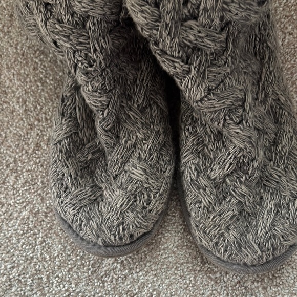 UGG Isla Knit Women’s Boots - Gray - Picture 3 of 5